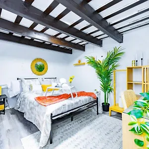 Sun Old Apartment